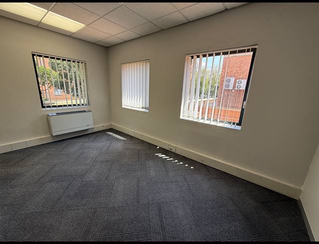 164M² OFFICE TO LET IN PARKTOWN